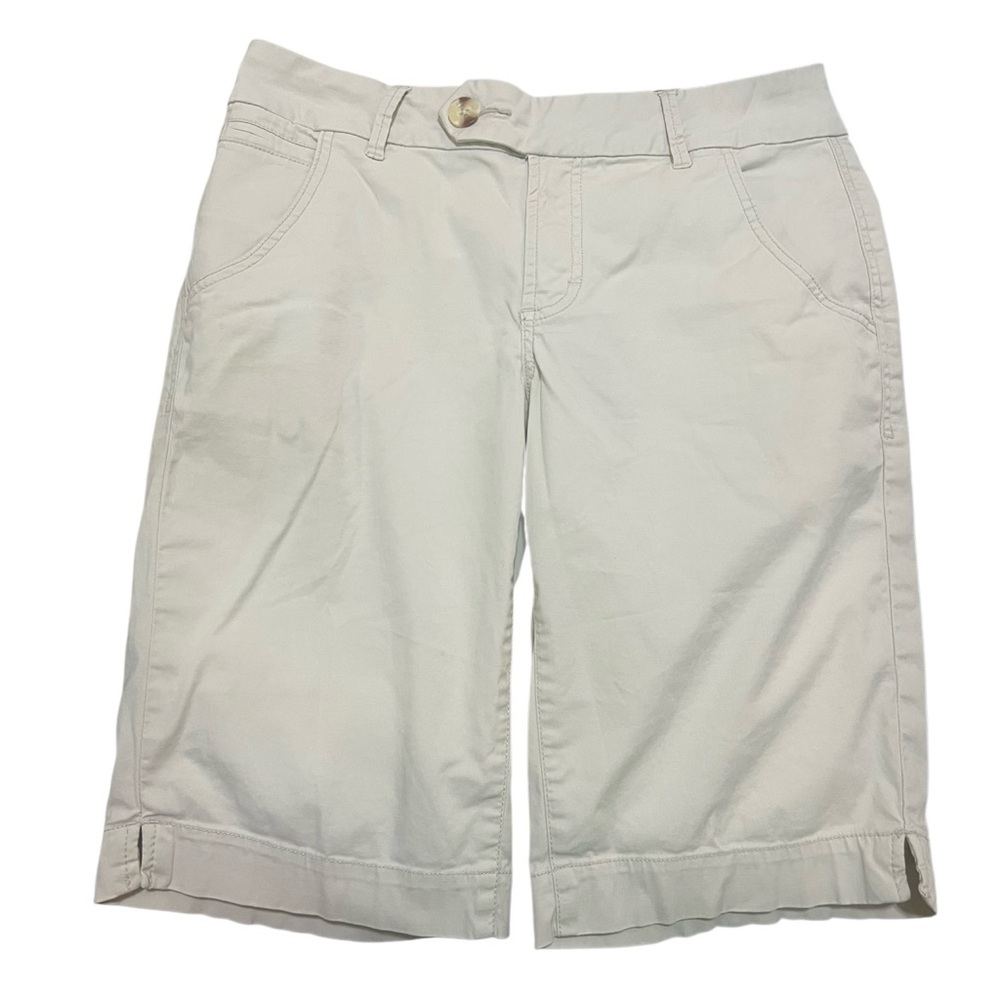 CHRISTOPHER BLUE - WOMEN’S CREAM WALKING 🚶‍♀️ BERMUDA SHORTS 🩳